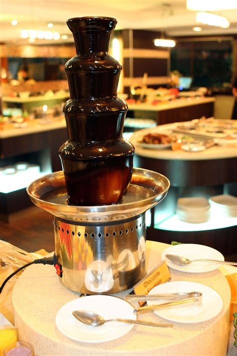 Ideally placed in the centre of a paved or deck area. Chocolate Fountain (With images) | Chocolate fountains ...