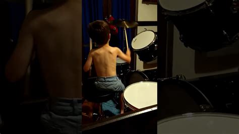 Iván nuñez baterista profesional, actualmente es musico de: el baterista de 5 años - YouTube