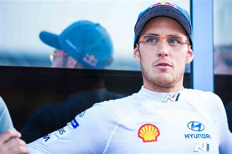 Na vijf klassementsproeven, waarvan er vier vrijdag werden. Thierry Neuville puolusti tallinsa taktista venkoilua ...