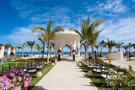 Wedding spot features all the best destination wedding options around the world. What's The Best Time of Year For Your Destination Wedding ...