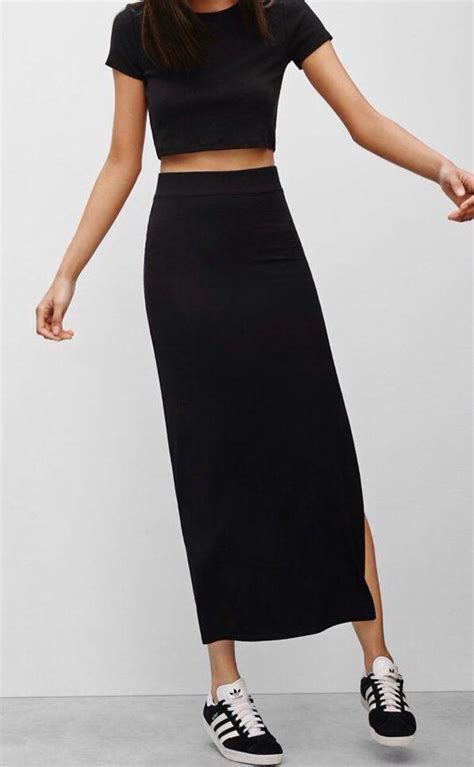 6 stylish ways to wear a maxi black skirt page 2 of 6