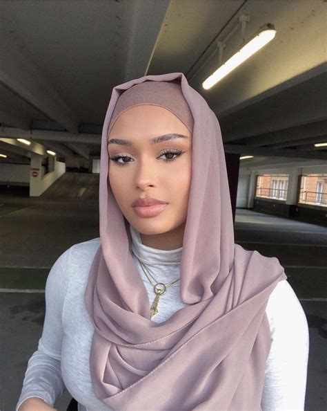 Pin By Rare Snack On Makeup Looks Aesthetics In 2021 Modest Fashion Outfits Hijabi
