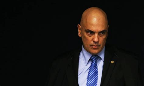 Alexandre moraes, ipaussú, sao paulo, brazil. Alexandre de Moraes notifica Bolsonaro por sugerir ligação ...