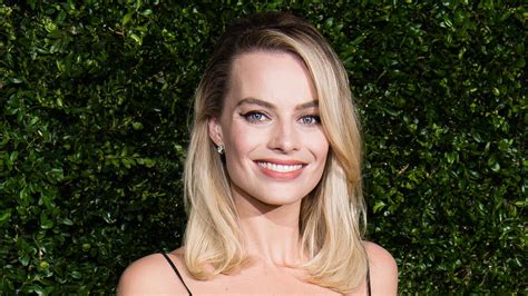 This Is How Margot Robbie Got So Fit