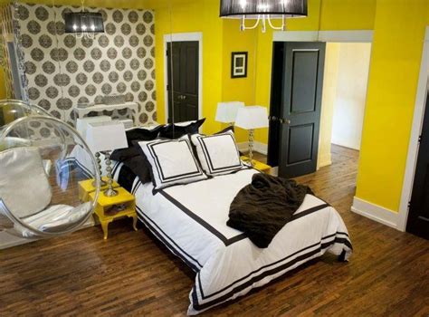 So we know you want to get a good night's sleep but maybe you also by keeping the walls a lighter tone of blue, gray, or even white, you'll make the bedroom appear bigger and brighter. 10 Beautiful Master Bedrooms with Yellow Walls