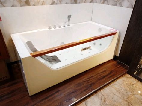 Ngintip istri muda tetangga lagi mandi di kamar part 7подробнее. Bathtub whirpool .Bathkib . Bathtub minimalist . Bak ...