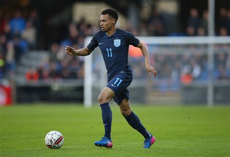 Murphy için kanat oyuncusu olarak oynayan i̇ngiliz futbolcudur norwich city için ilk takımına ocak 2014'te fulham ile fa cup maçında çıktı. Southampton face stiff competition for Norwich's Jacob Murphy