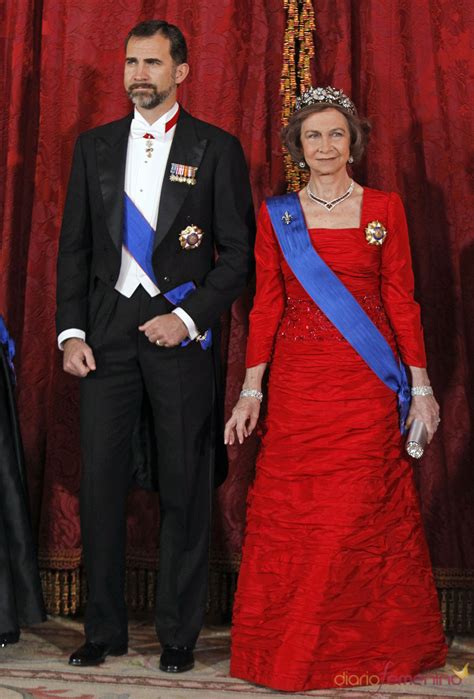El príncipe felipe de grecia y dinamarca nació el 10 de junio de 1921. La Reina Sofía y el Príncipe Felipe en la cena en honor al ...