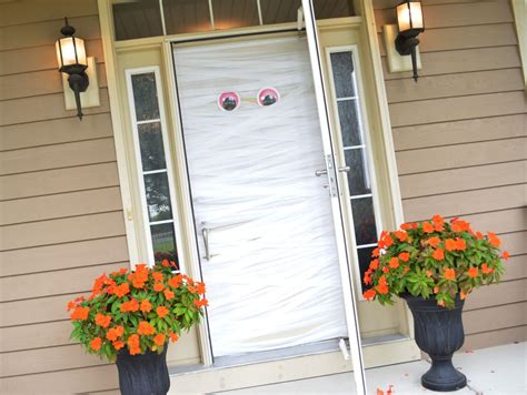 How To Make Your Front Door Look Spooky This Halloween