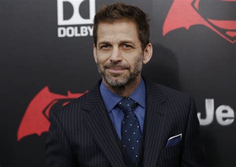 Justice league director zack snyder took to twitter wednesday to share a first look at batman's new tactical suit. What Is the Snyder Cut of Justice League? Why It Matters ...