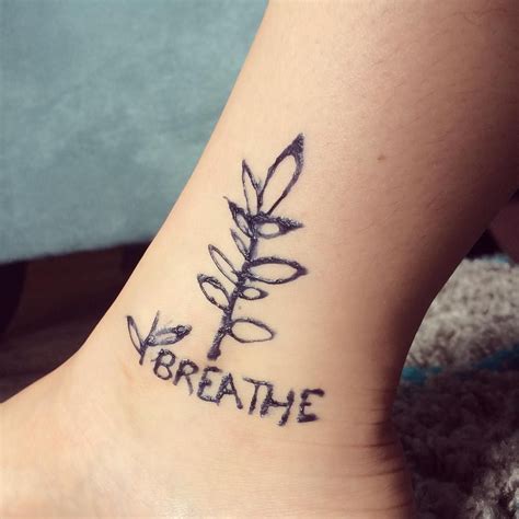 2 Week Temporary Tattoos - Easter Winnie