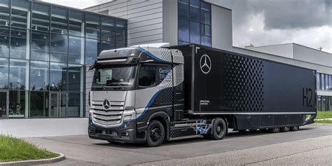 Daimler Truck schließt Börsengang ab electrive net