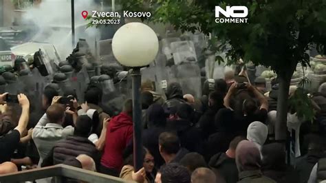 Watch Ethnic Serbs Clash With Police In Northern Kosovo As Tensions Rise Video Dailymotion