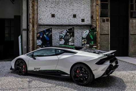 Lamborghini Unveils 60th Anniversary Huracan