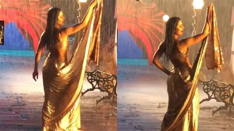 Katrina Kaif Flaunts Sultry Moves Under The Rain In Tip Tip Barsa Bts
