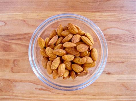 How To Blanch Almonds The Easy Way To Skin Almonds