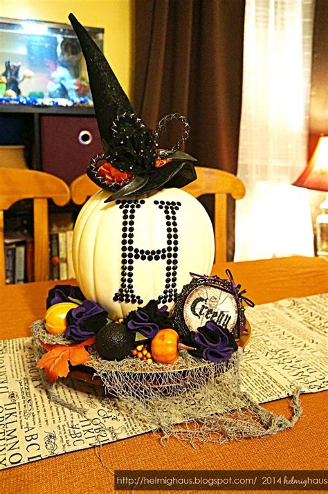 Halloween Homemade Centerpiece Ideas via Helmig Haus | Halloween