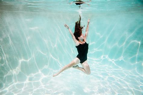 Underwater Dance Photographer California Ellasophie Damby006 1 The