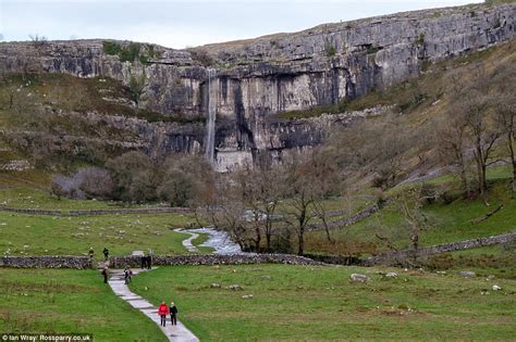Malham Cove Waterfall Starts To Flow Again After Storm Desmond Daily