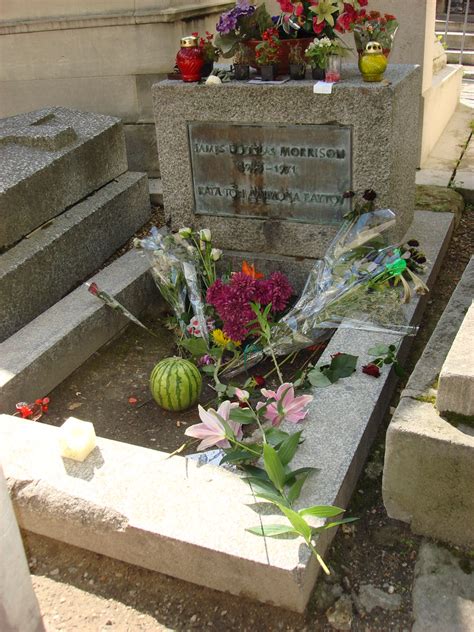 Tumba De Jim Morrison Cementerio Père Lachaise París Flickr