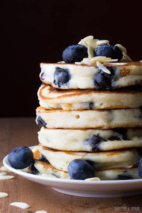 These Almond Blueberry Pancakes Are Extra Fluffy Thanks To Greek Yogurt