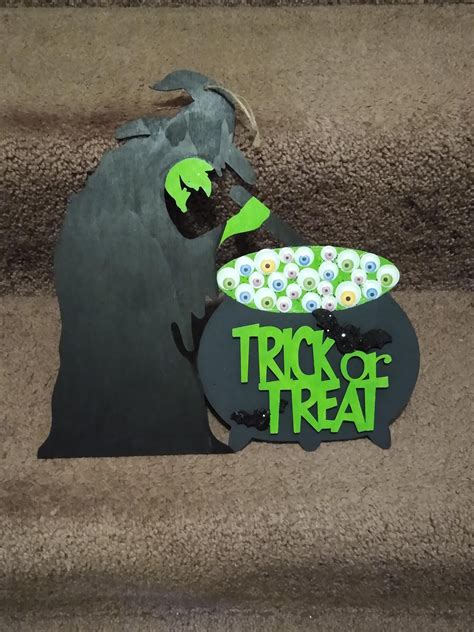 Halloween 2020 | Halloween wood crafts, Scary halloween decorations