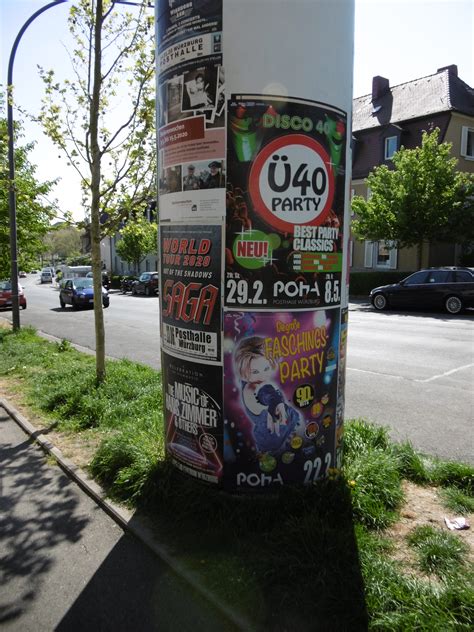 Grillen und feiern im park wird teuer. Plakativ · Das Coronarchiv · coronarchiv