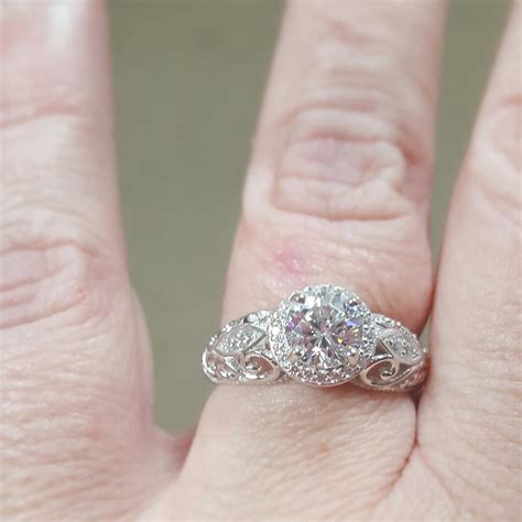 As a result, they want greater originality in what they. Beautiful Vintage Diamond Engagement Ring Designs | Design ...