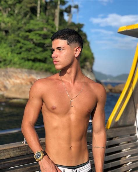 Caio Ponciano No Instagram Uma De Ontem Latino Men Things To Do