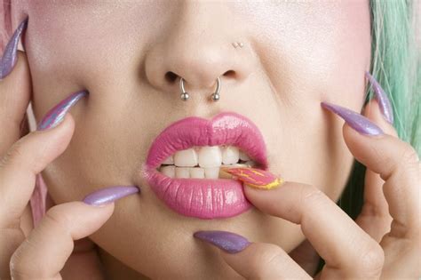 How To Put In A Hoop Nose Ring