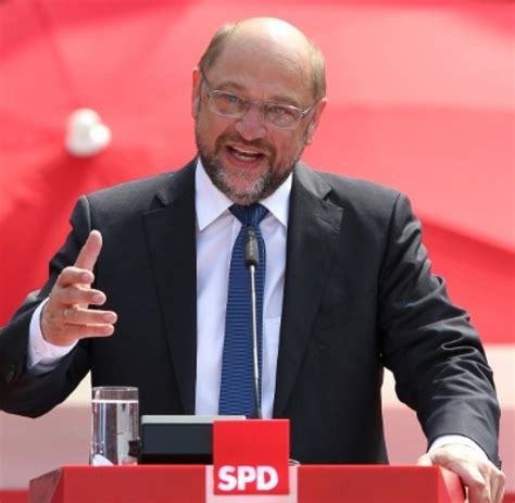 Spd Schulz Wirft Merkel Abgehobenes Verhalten Vor Welt