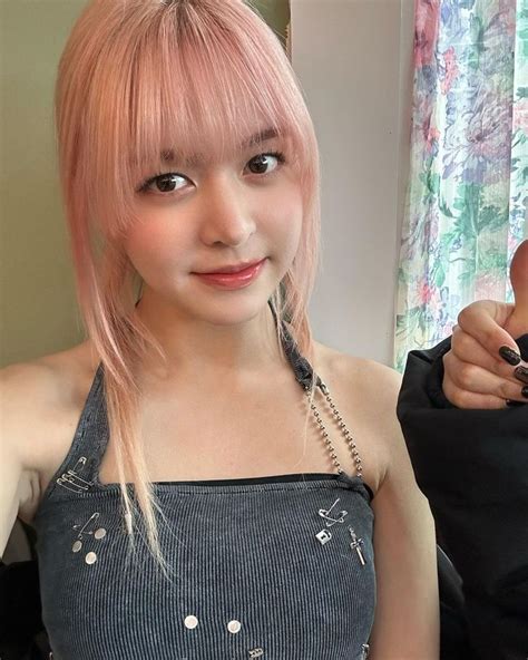 Nmixx Lily In 2023 Pink Hair Lily Instagram Update