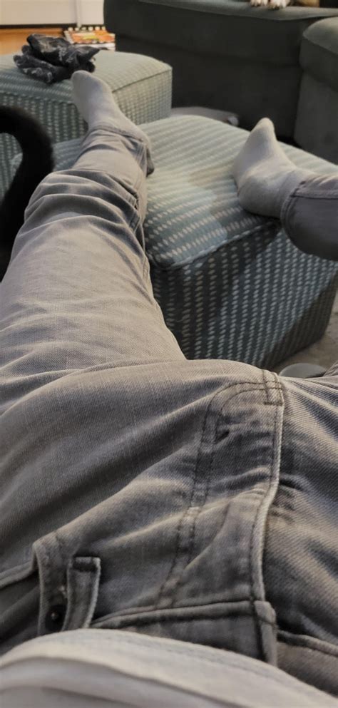 Love Rubbing My Jean Bulge Dm For More A Load In These Jeans Rbulges
