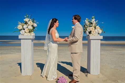 Beach Wedding Pedestals Sun And Sea Beach Weddings