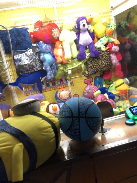 First Time Trying The Giant Claw Machine Won Two Prizes On My First