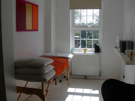 Reiki Room Minimal And Modern With Punches Of Bright Lovely Spa Treatments Reiki Room
