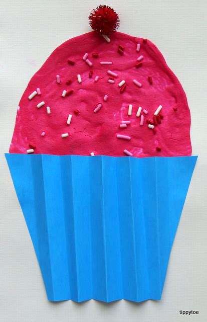 Tippytoe Crafts Cupcake Craft