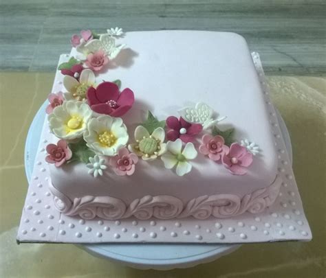 A Simple Square Birthday Cake Square Birthday Cake Cake Cake Decorating