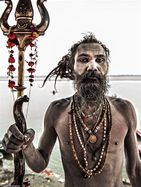 Incredible Images Show Life Of Indias Cannibal Aghori Tribe Daily