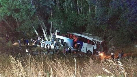 SON DAKİKA HABERİ Yozgat ta yolcu otobüsü devrildi 11 ölü çok sayıda