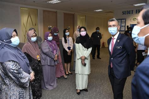 Kementerian kewangan mendakwa telah membongkar satu lagi skandal membabitkan syarikat miliknya, suria strategic energy. Sesi Walkabout YB Menteri Kewangan Bersempena Setahun Di ...