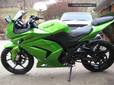 Модель бюджетного спортивного мотоцикла kawasaki ninja 250r появилась в 2008 году, придя на смену kawasaki zzr 250. 2012 Kawasaki Ninja 250r