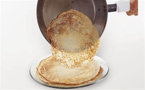 Mary Berrys Easy Pancake Recipe For Shrove Tuesday 2022