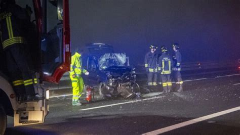 Tragico Incidente Sull Autostrada A4 Due Morti E Due Feriti