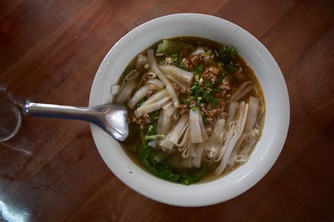 Lao food on the road | MOTOLAO