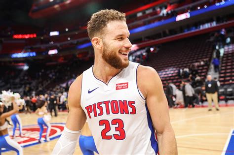 Griffin played college basketball for oklahoma blake injured his left knee in the final game of the preseason when he landed badly after performing a dunk. Detroit Pistons' Blake Griffin highlights disparity in ...