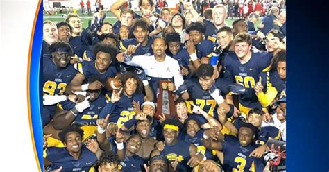 Floridas Reigning Class 7a Football Champs St Thomas Aquinas Receive Championship Rings In