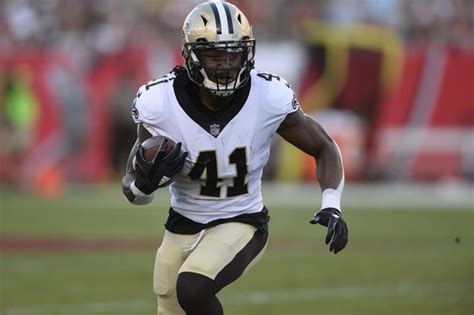 Alvin kamara was back in full force today with 58 rushing yards and 139 receiving yards and 2 touchdowns. Former Vol Alvin Kamara named NFL Offensive Rookie of the Year | Tennessee Journalist