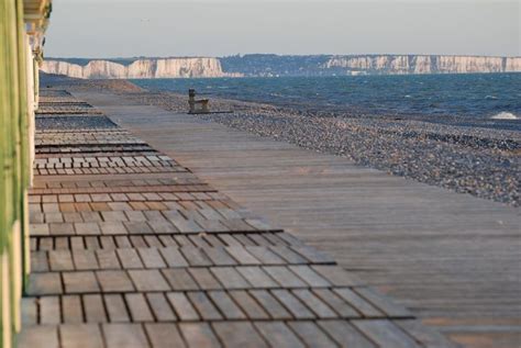 Its inhabitants are called the cayolais. Cayeux-sur-Mer | Cayeux sur mer