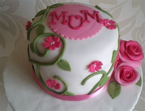 From good housekeeping every year all over the world, people celeb. Mothers Day cake. | Mothers day cake, Mothers day cakes ...